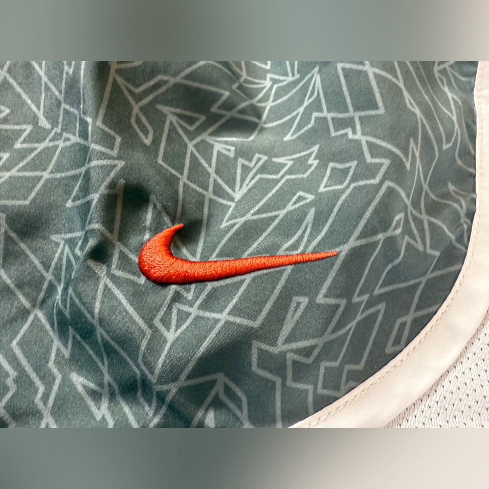 Nike drift embroidered papering athletic women’s XS shorts black orange (bin N) - Picture 3 of 8